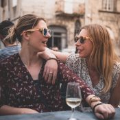 Les lunettes de soleil en bois : une nouvelle tendance à adopter en été