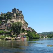 Passer un séjour au camping Le Douzou pour mieux explorer la Dordogne