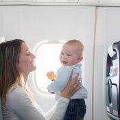 Comment réussir son voyage avec son bébé ?